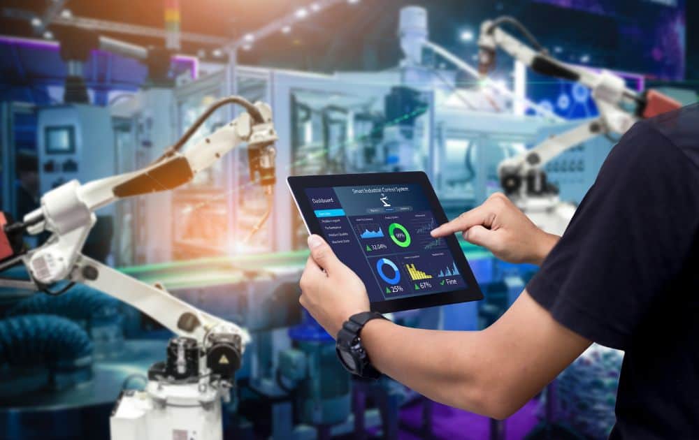 the role of information technology in global manufacturing