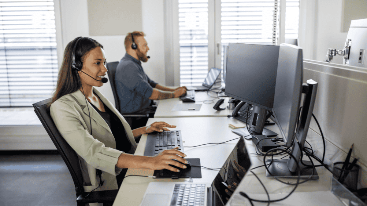 help desk vs service desk